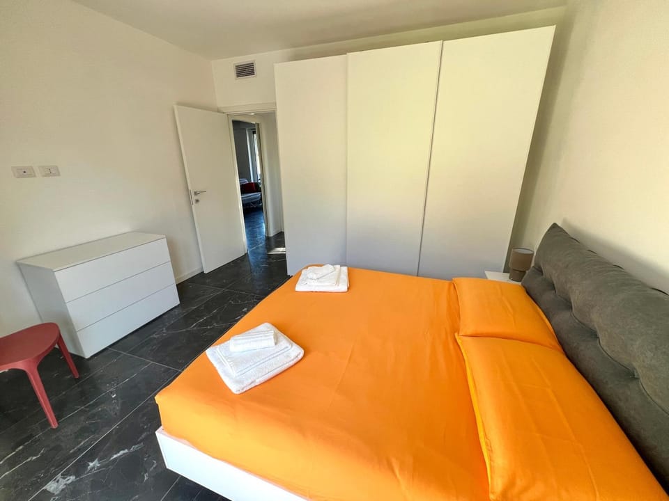 Bed, Photo of the whole room, Bedroom, towels, wardrobe