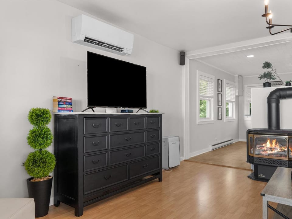 The Little House on Erie House in Leamington