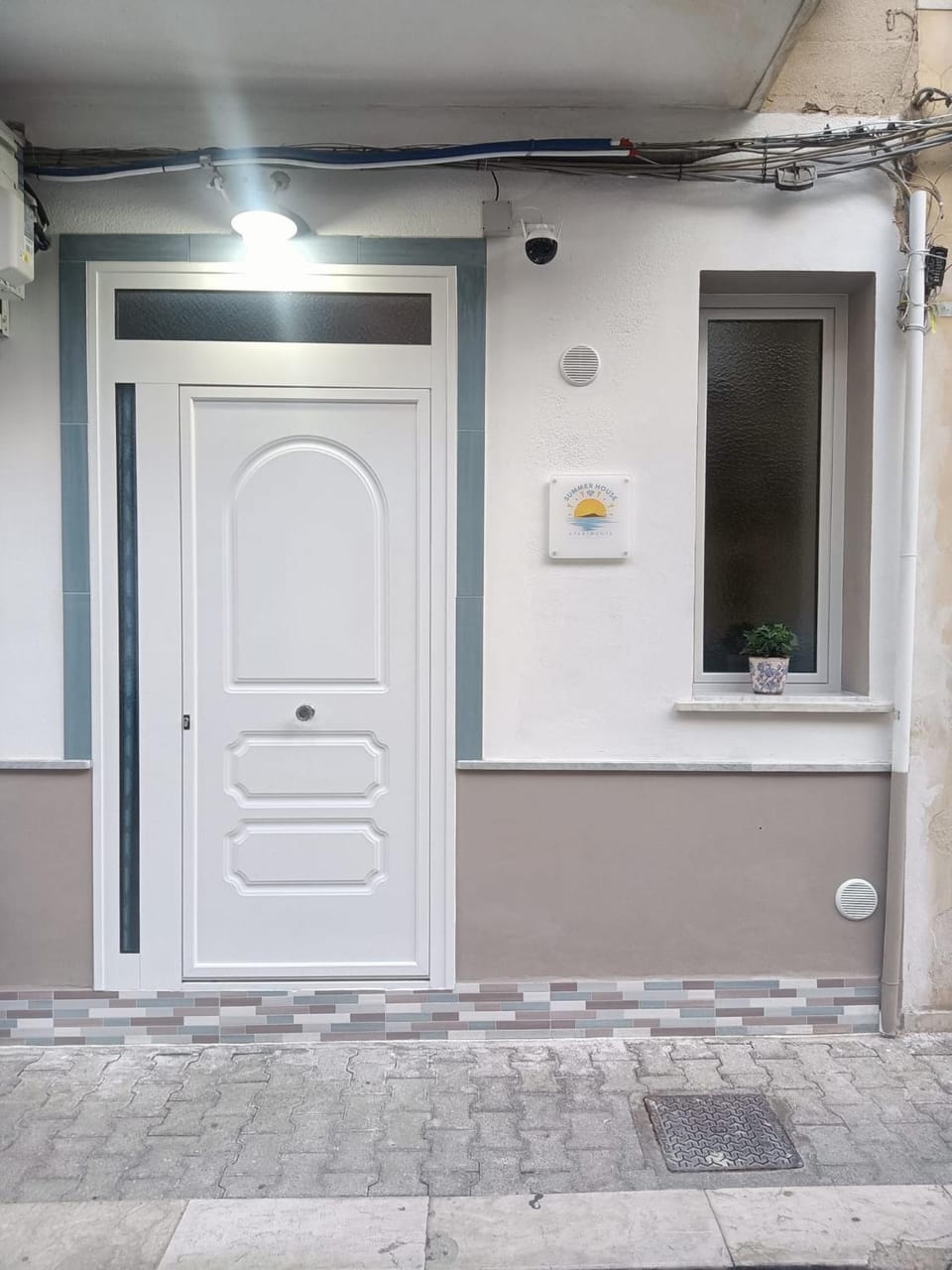 Facade/entrance