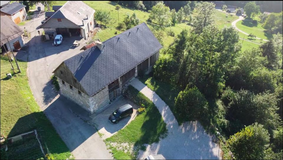 Day, Neighbourhood, Natural landscape, Bird's eye view, Street view