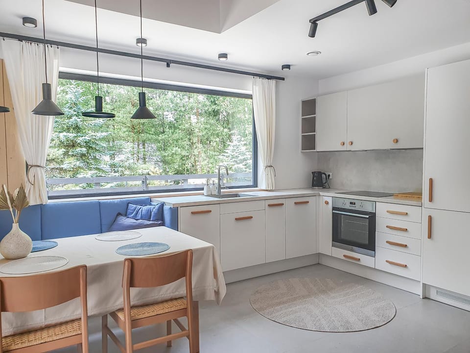 Kitchen or kitchenette, Dining area, kitchen