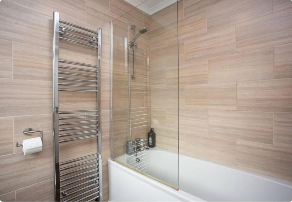 3BR Retreat High Barnes Wifi House in Sunderland