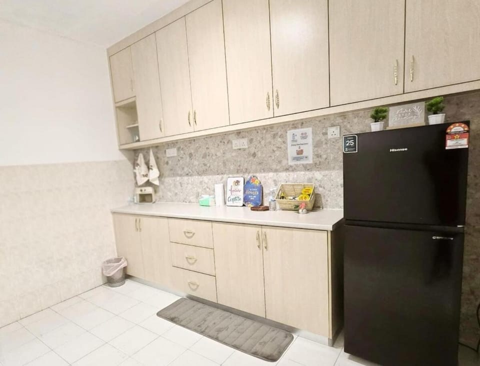 Blue House Kampar 3BR Family Suite-Kids Playroom Near UTAR House in Perak
