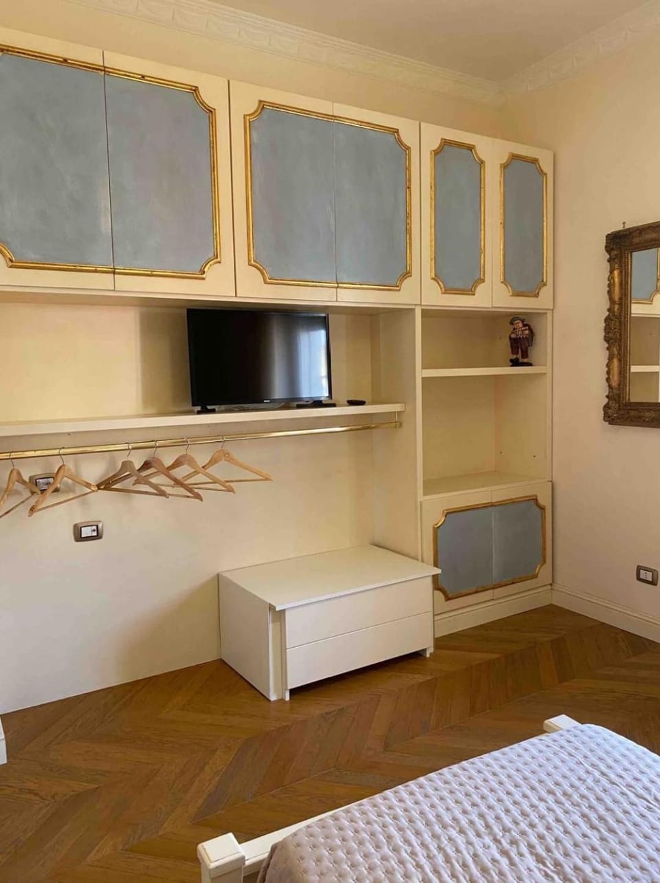 wardrobe