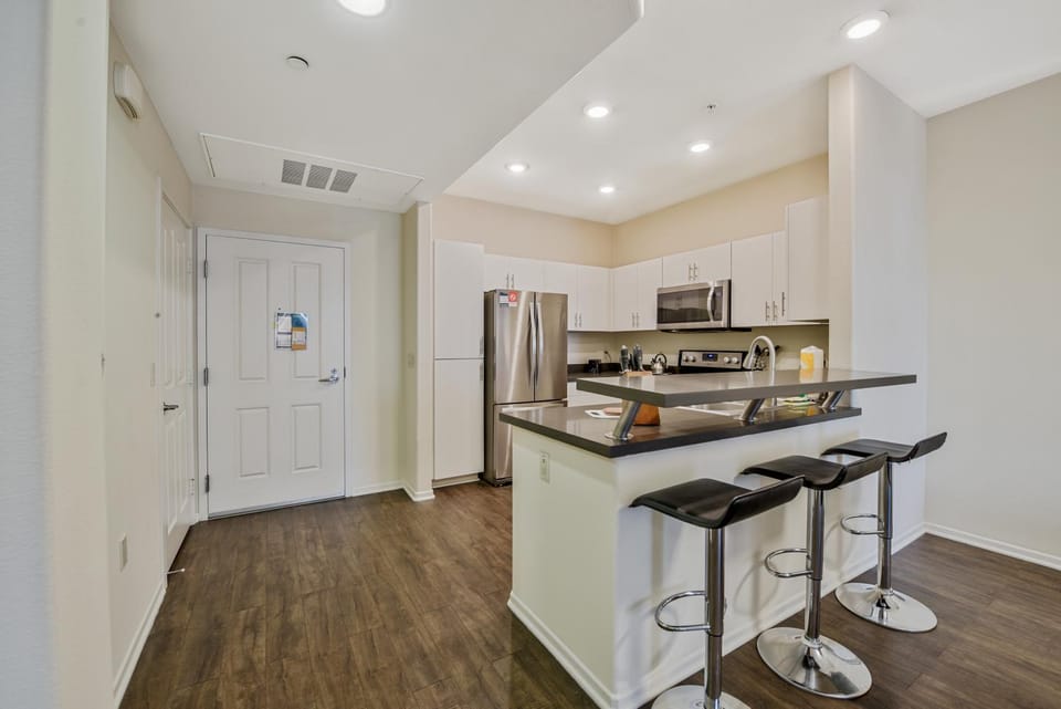 Kitchen or kitchenette, oven, stove
