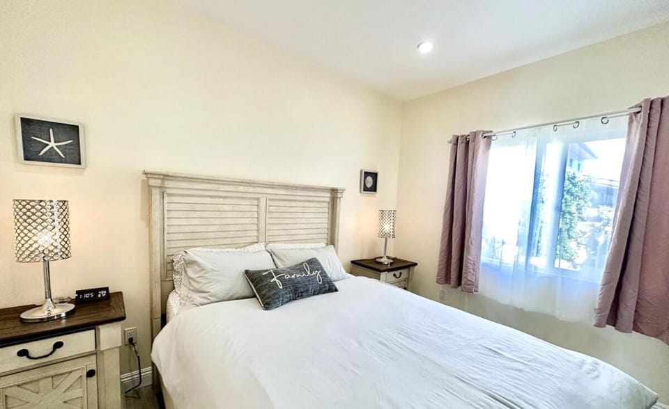 2-bedroom guest house in cool Huntington Beach with AC, WiFi House in Huntington Beach