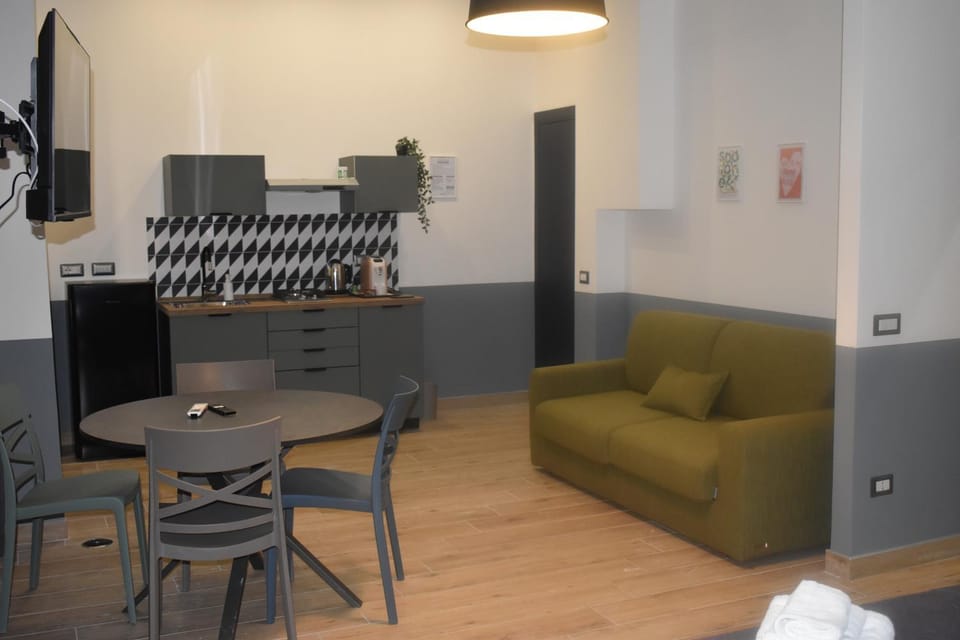 TV and multimedia, Kitchen or kitchenette, Photo of the whole room