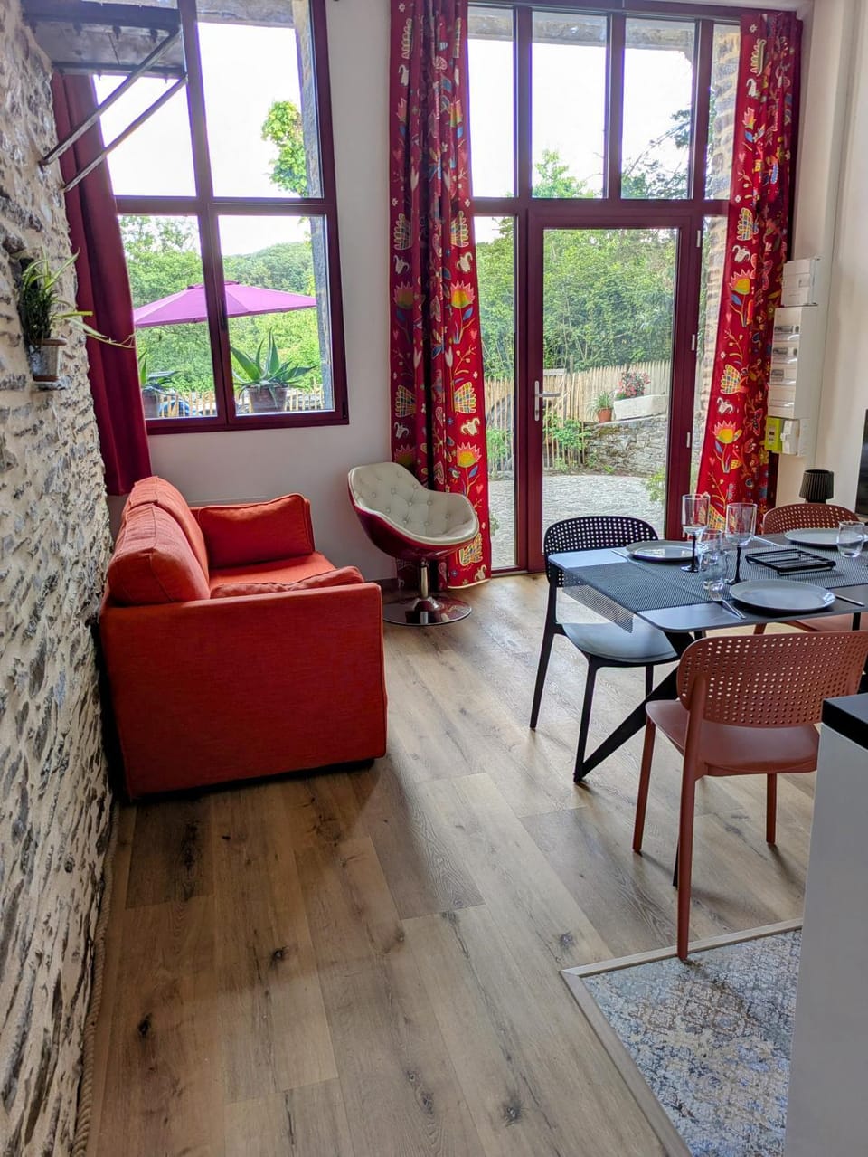 Living room, Dining area
