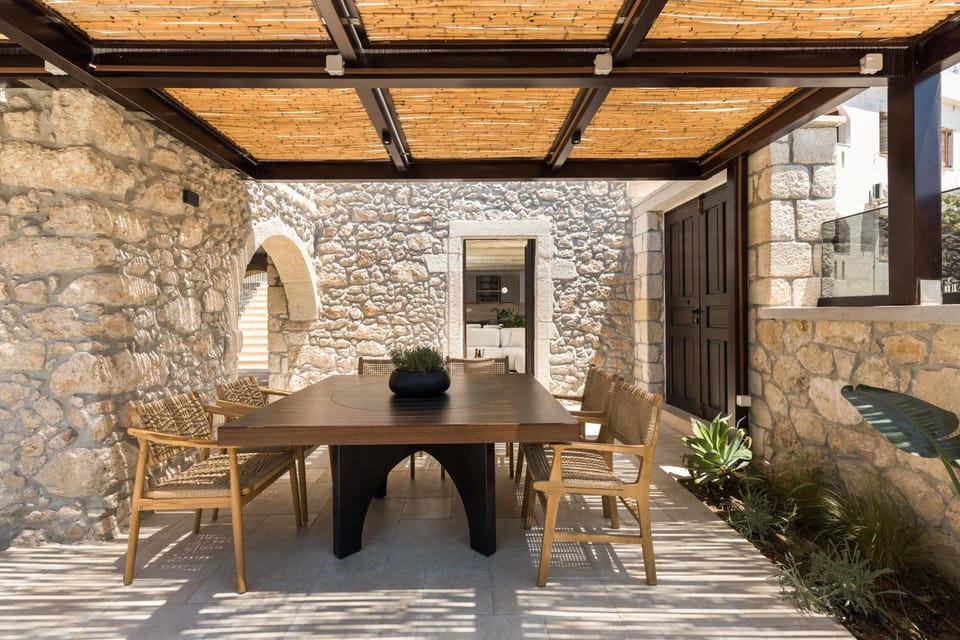 Patio, Dining area
