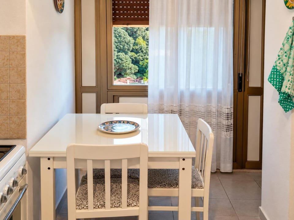 Dining area, Lunch