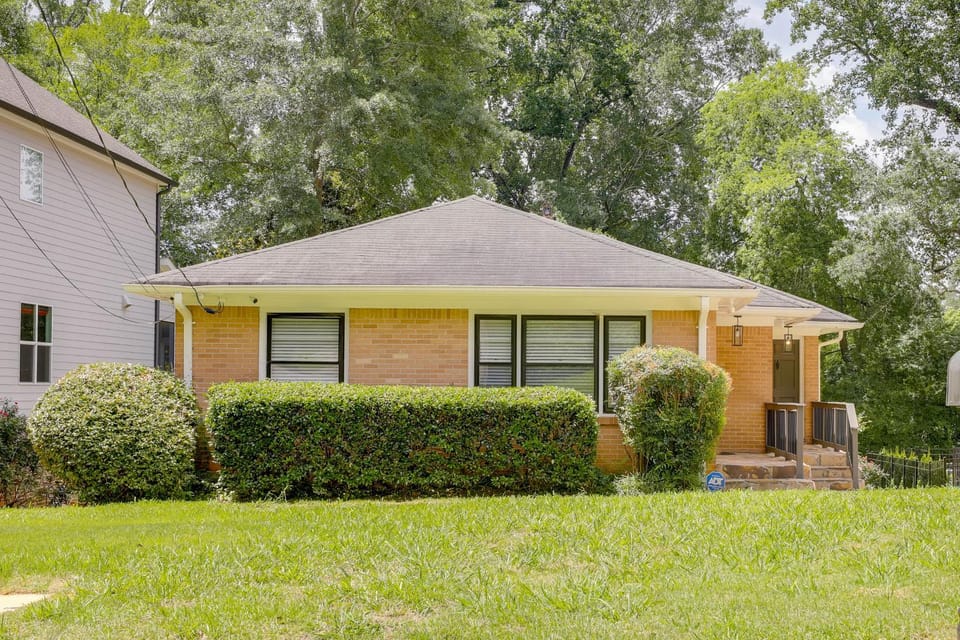 Updated Piedmont Heights Apt - 5 Mi to Dtwn ATL! Apartment in Buckhead