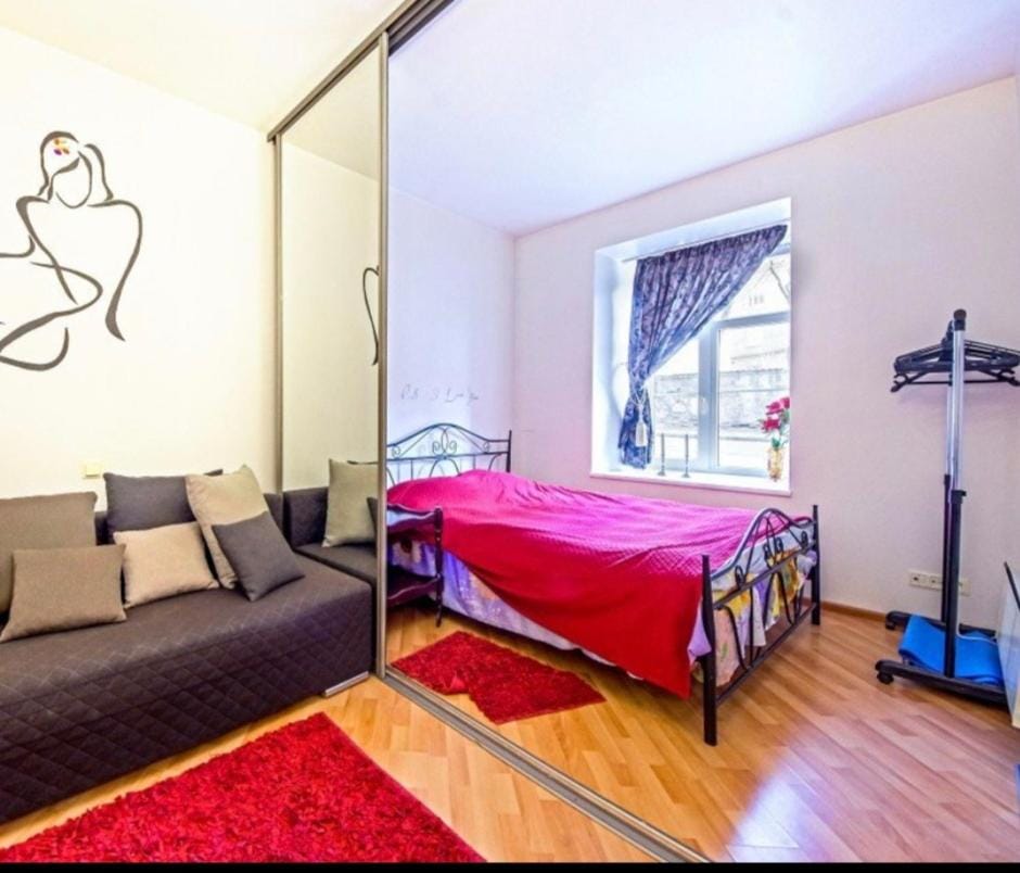 Living room, Photo of the whole room