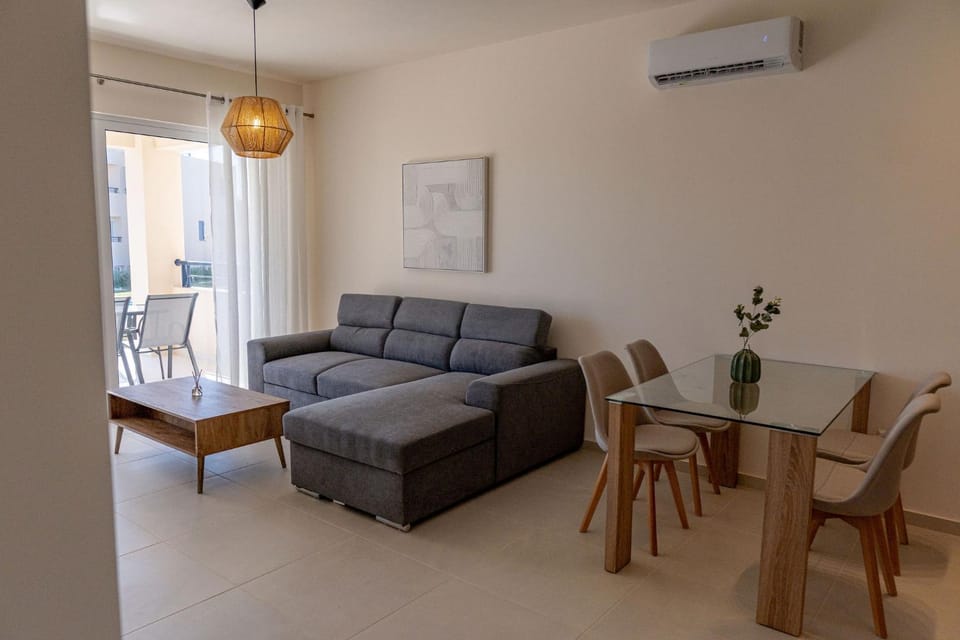 Living room, Seating area, Dining area, air conditioner