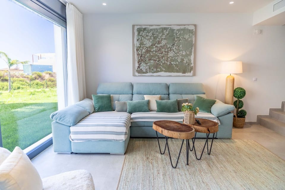 TV and multimedia, Living room, Garden view, Garden view