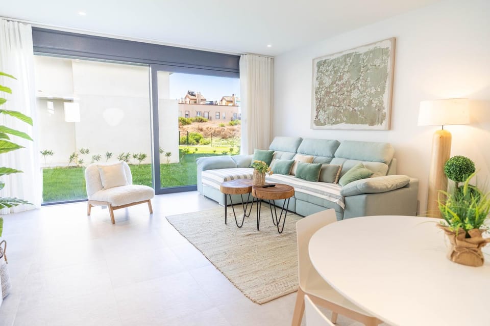 TV and multimedia, Living room, Dining area, Garden view, Garden view