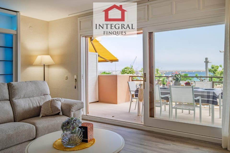 View (from property/room), Balcony/Terrace, Living room, Dining area