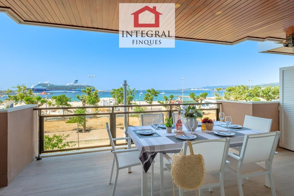 Property building, Natural landscape, View (from property/room), Balcony/Terrace, Beach, Sea view
