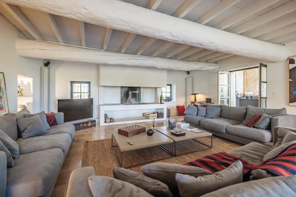 Communal lounge/ TV room, Living room