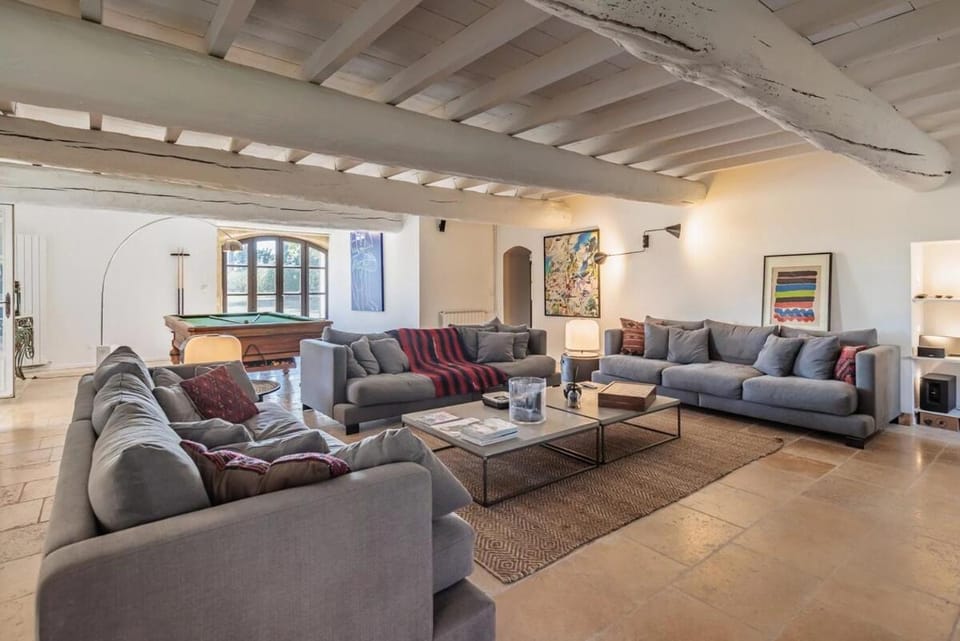 Communal lounge/ TV room, Billiard