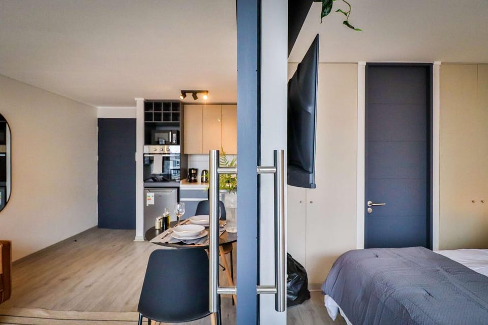 HOM I Wfi Aire Inverter SantaLucia Alameda Calido Apartment in Santiago