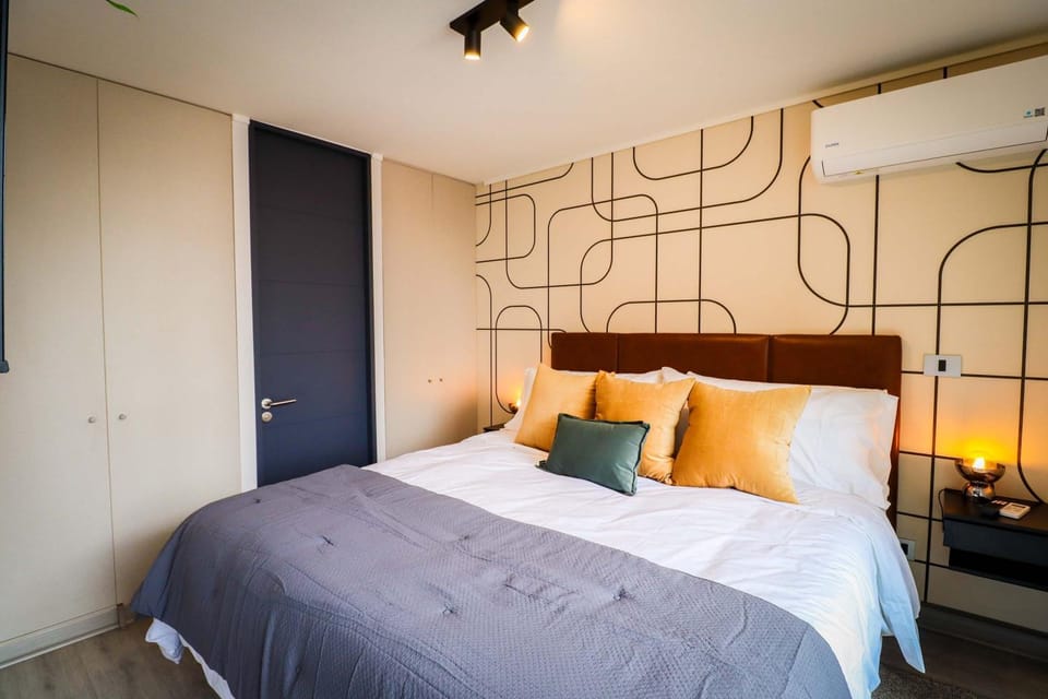 HOM I Wfi Aire Inverter SantaLucia Alameda Calido Apartment in Santiago
