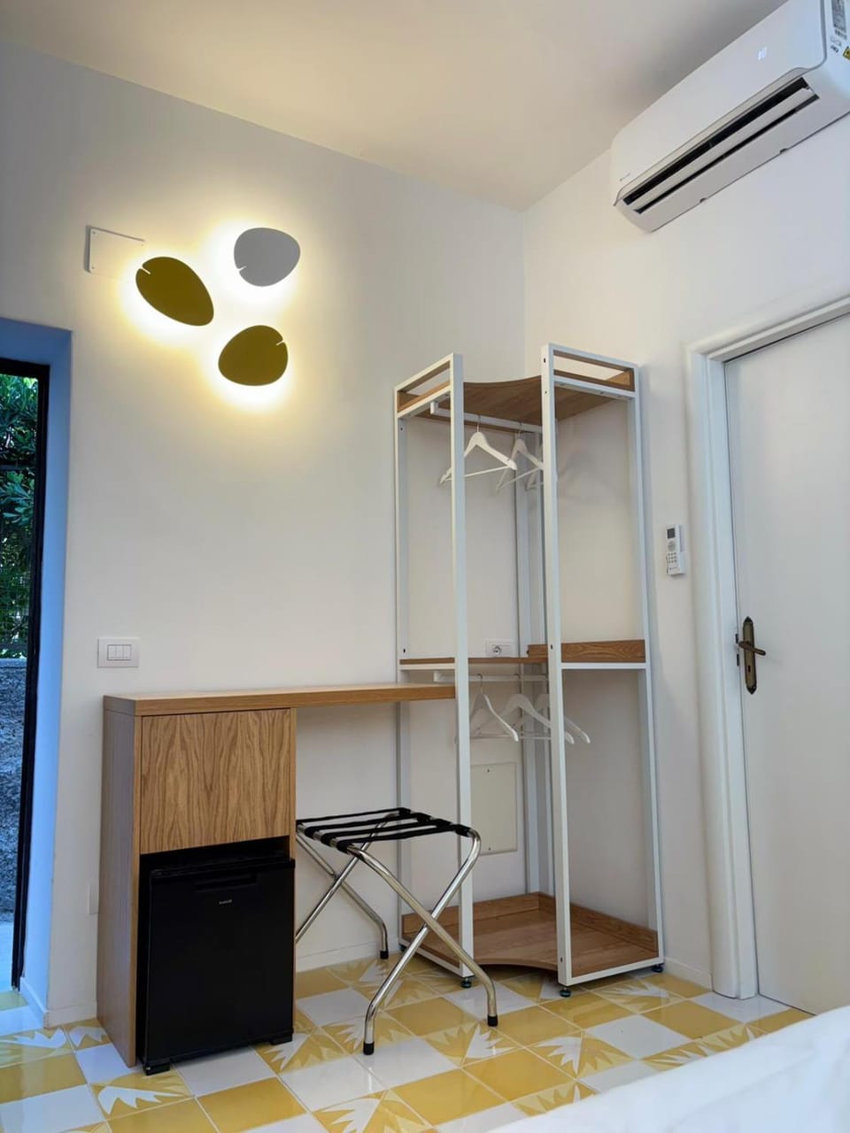 minibar, wardrobe