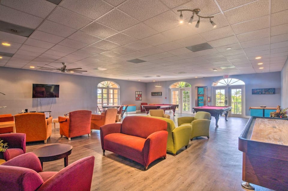 Everglades Escape w/ Outdoor Pool & Marina Access! Apartment in Collier County