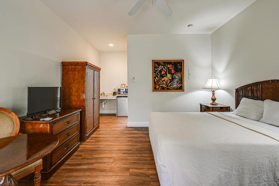 Everglades Escape w/ Outdoor Pool & Marina Access! Apartment in Collier County