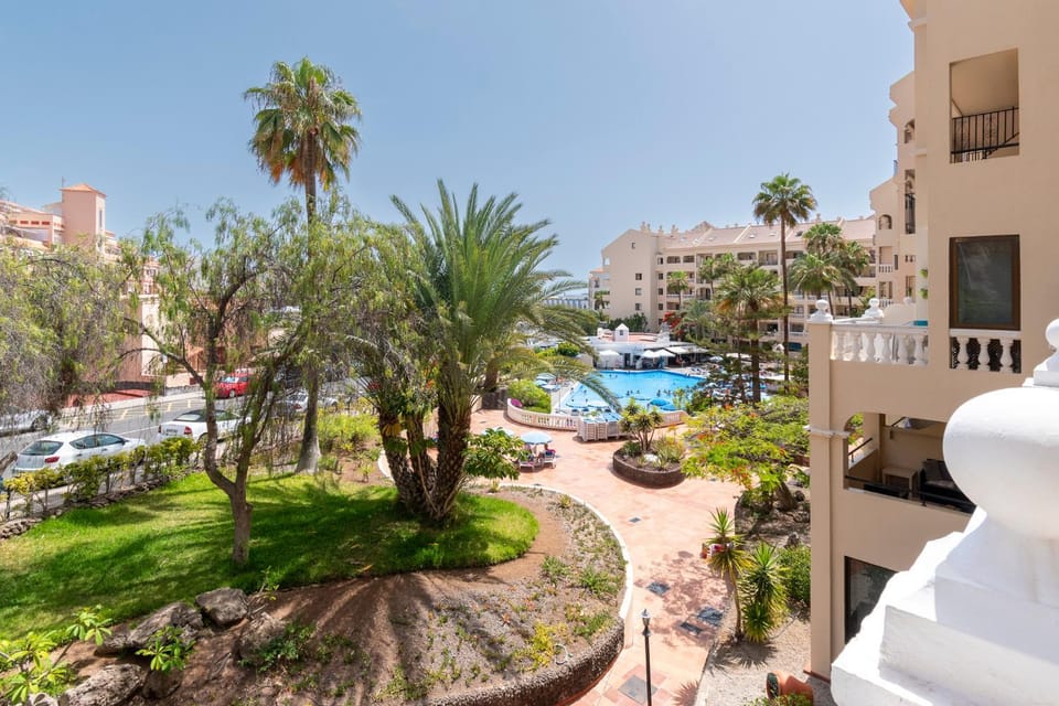 Lovely Studio Apartment Communal Heated Pool Apartment in Los Cristianos