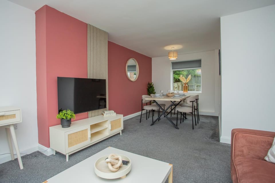 Vacant Nests The Darwin Stylish Wifi House in Hartlepool