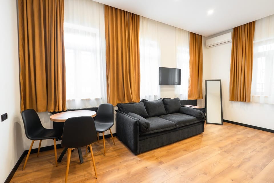 TV and multimedia, Seating area