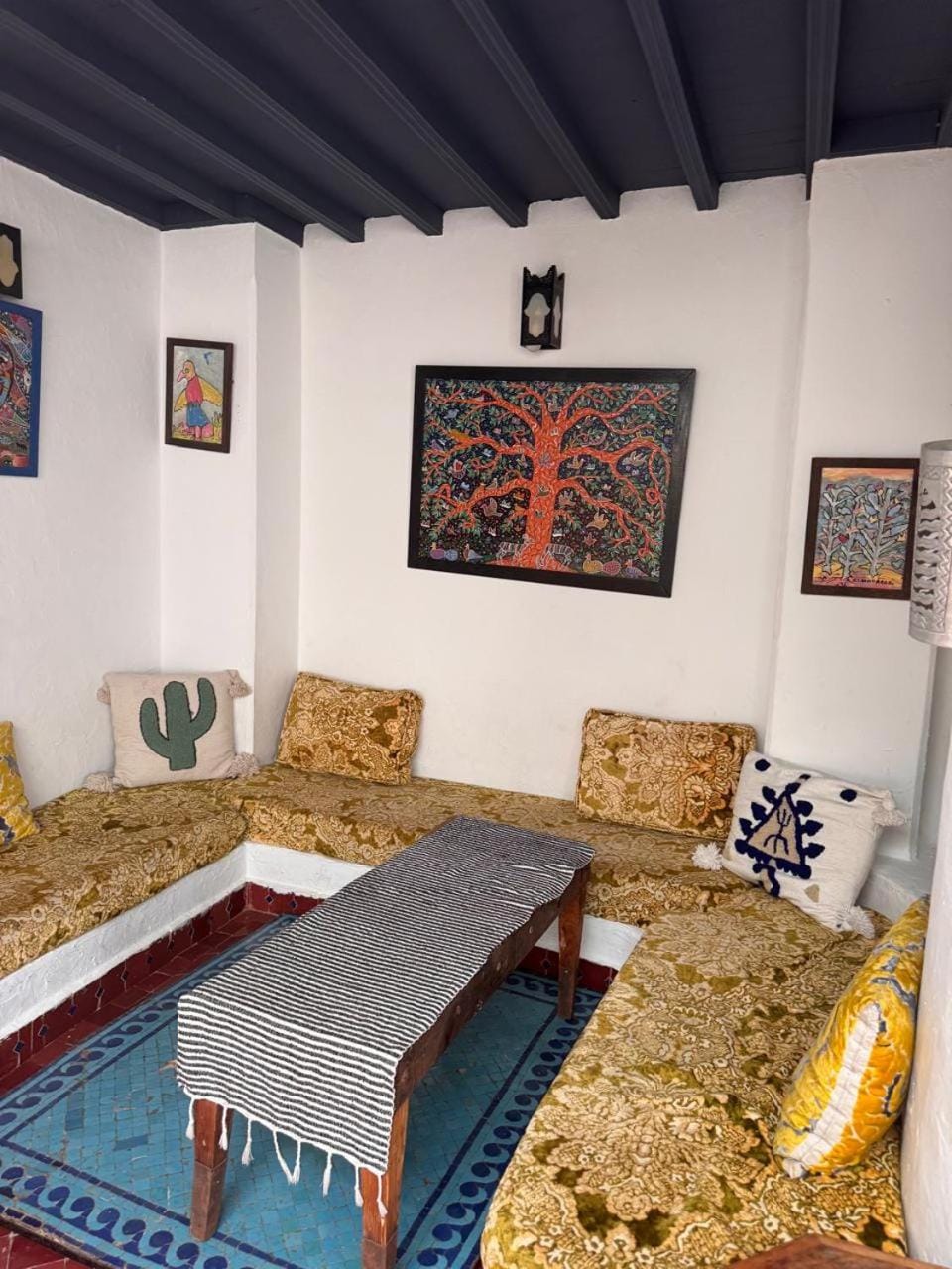 Living room, Seating area