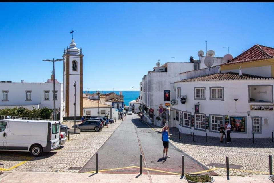 Sea view, Street view