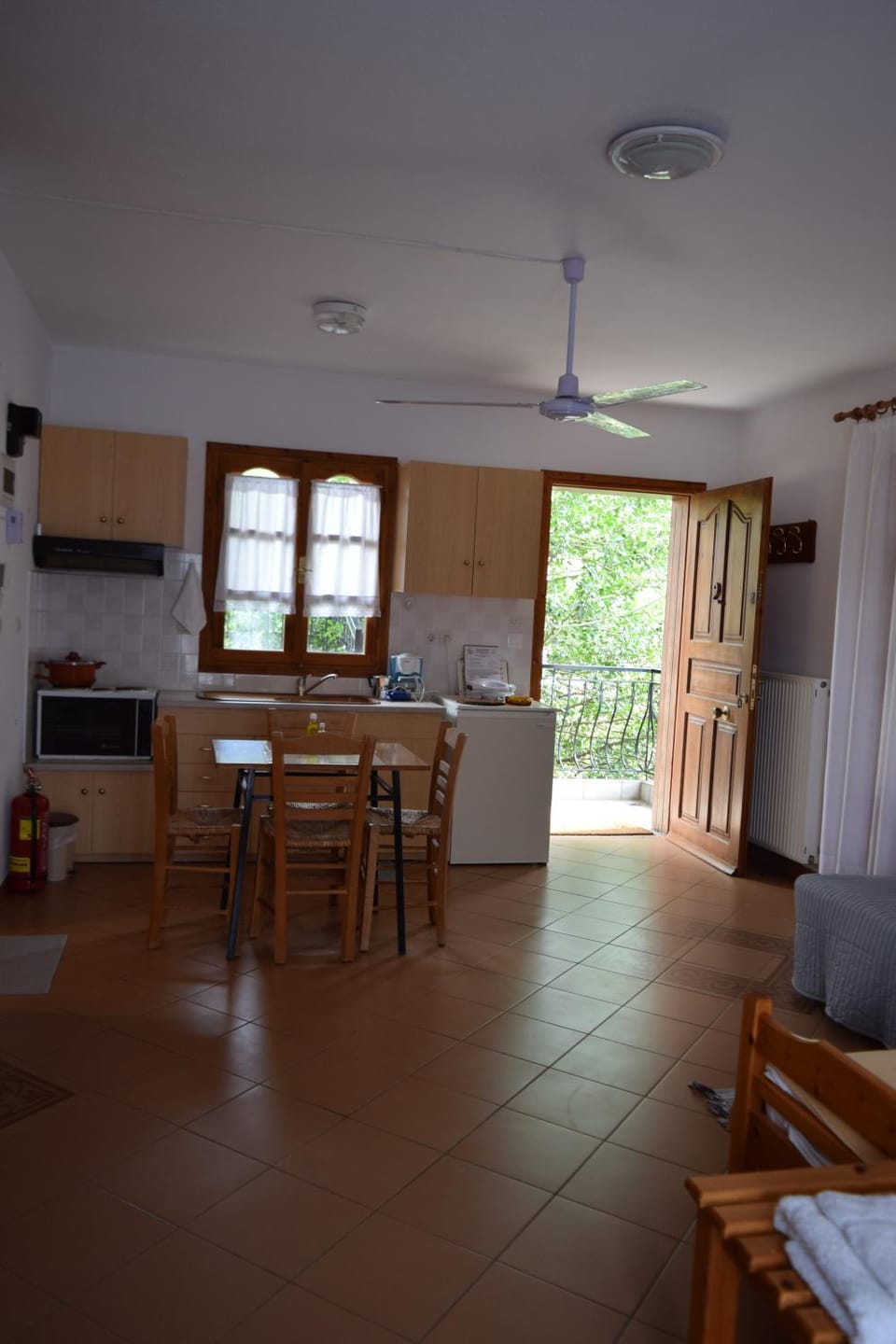 Dining area, kitchen