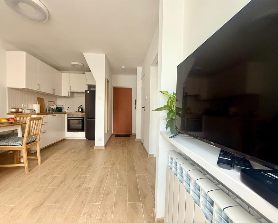 TV and multimedia, Kitchen or kitchenette, Dining area, Evening entertainment, oven, pet friendly, stove