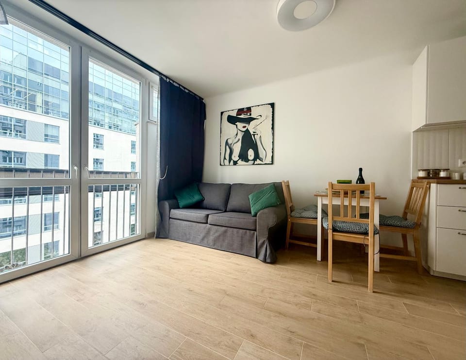 Kitchen or kitchenette, Living room, Seating area, Dining area
