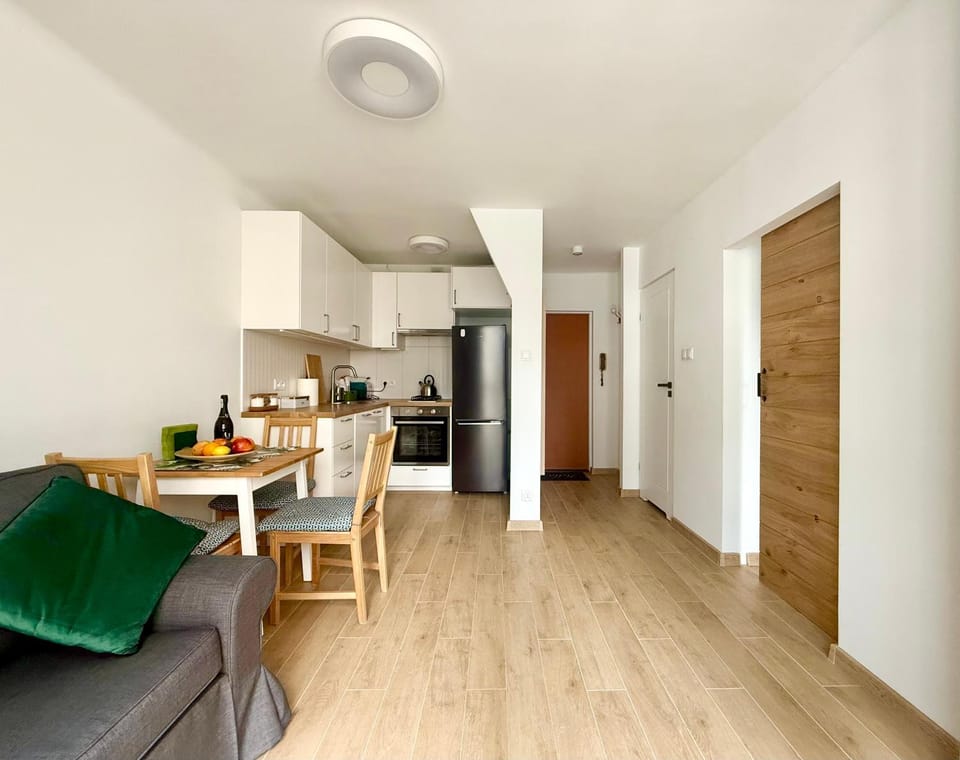 Kitchen or kitchenette, Living room, Seating area, Dining area, oven, pet friendly, stove