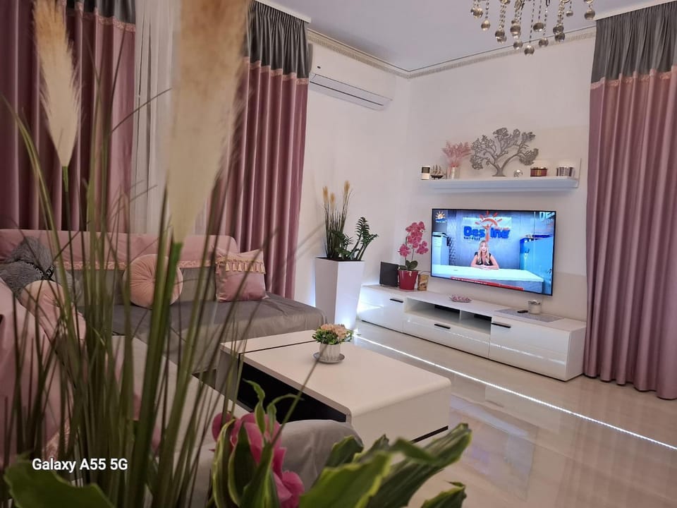 La Dolce Casa & City Center I Balcony I Netflix Apartment in Bucharest