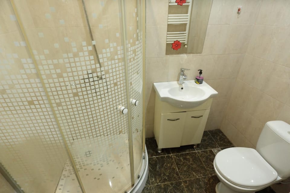 Shower, Toilet, Bathroom