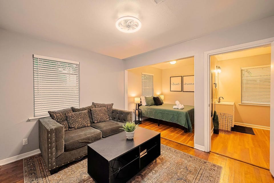 Modern 3BR Home in Spring Branch House in Houston