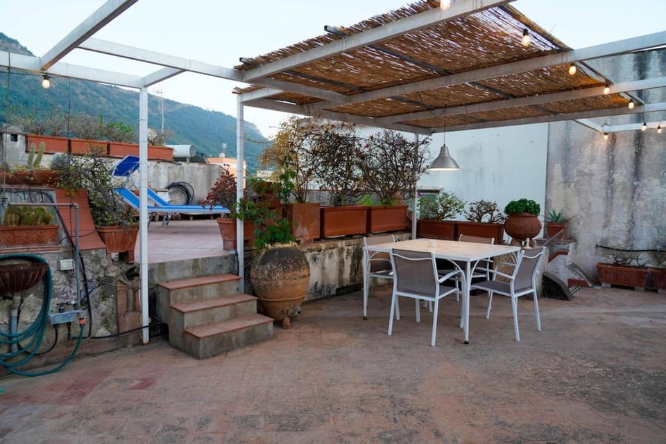 Patio, Dining area