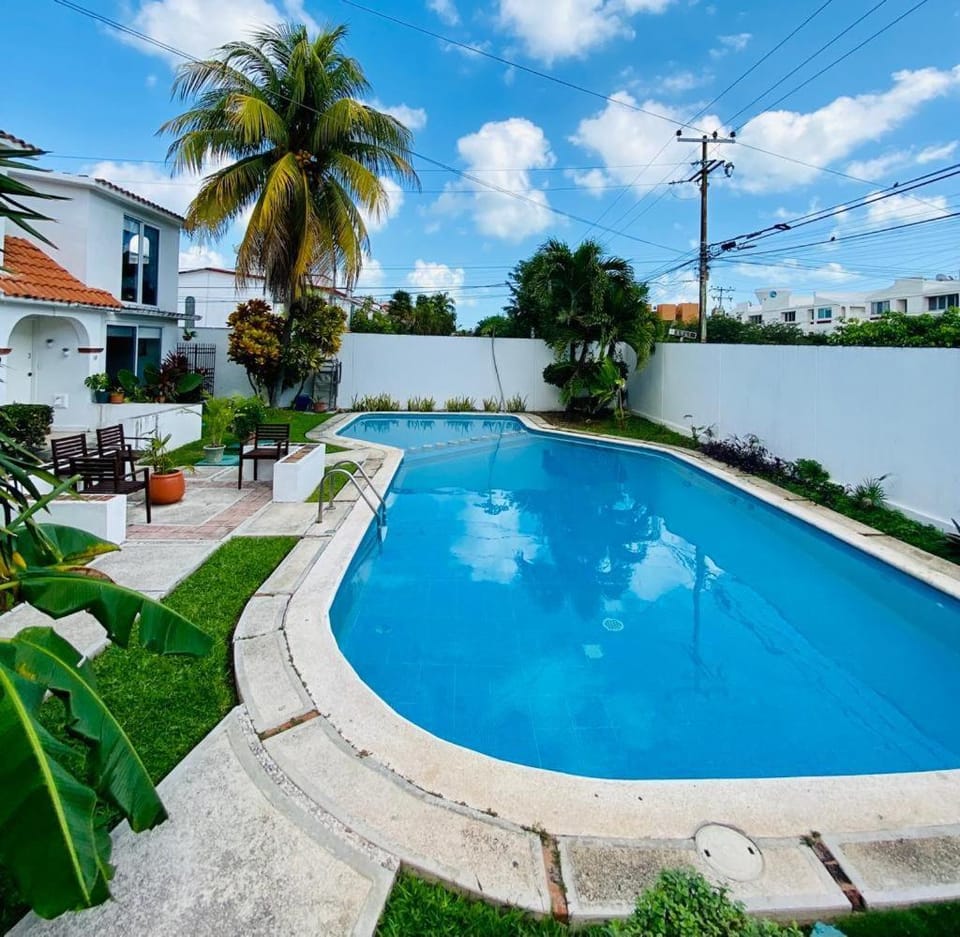 Garden, Swimming pool, Swimming pool