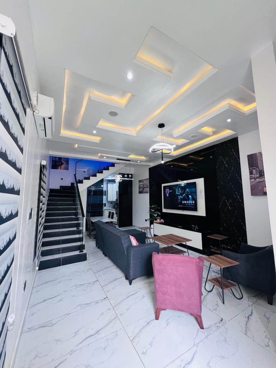 TV and multimedia, Living room, Evening entertainment