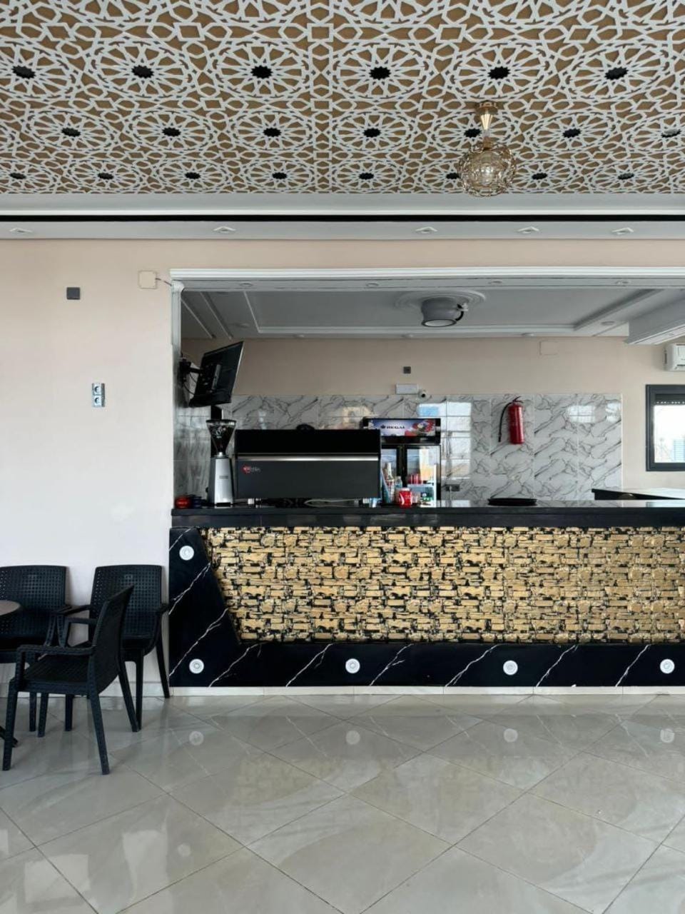 Restaurant/places to eat, Dining area
