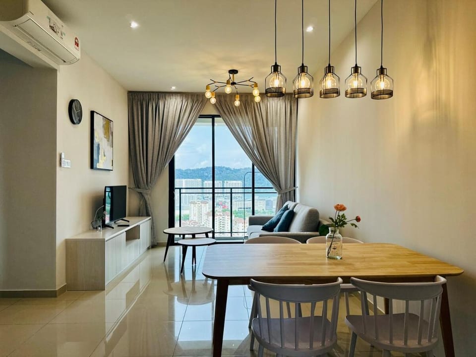 Sky Pool Luxury Sea View Near Penang Airport 9pax Apartment in Bayan Lepas
