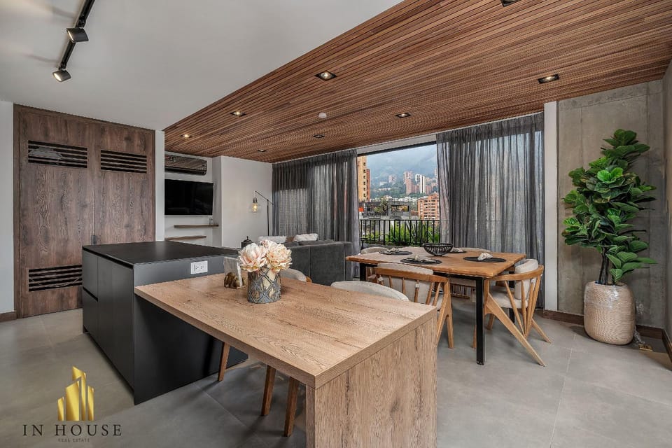 Living room, Dining area