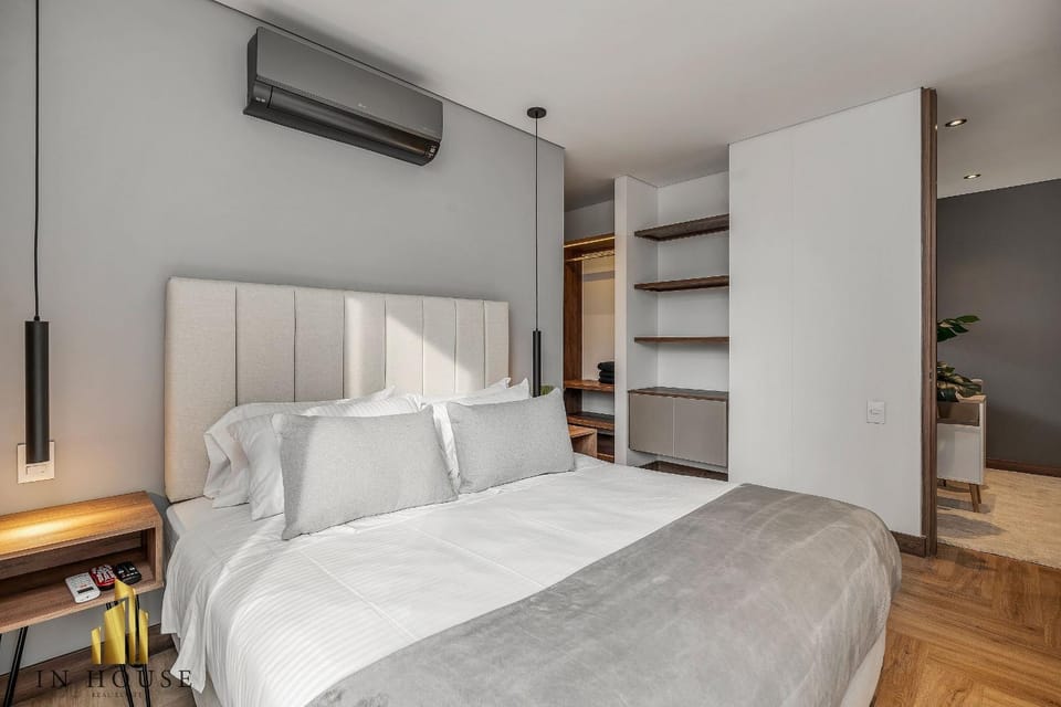 Morph 1401 - Luxe & bright ap in Poblado with AC Apartment in Medellin