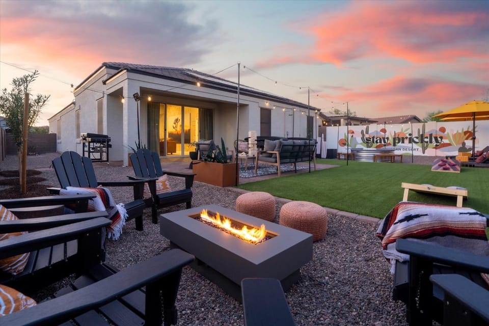 Patio, BBQ facilities, Decorative detail, Seating area, Sunset