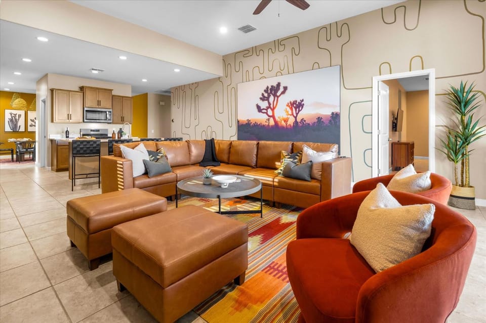 Communal lounge/ TV room, TV and multimedia, Kitchen or kitchenette, Living room, Decorative detail, Seating area