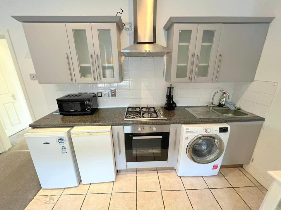 1-bedroom Flat in Sutton Apartment in England